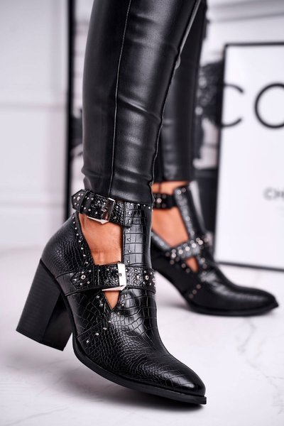 Жіночі чоботи з вирізом Croco Black Aria