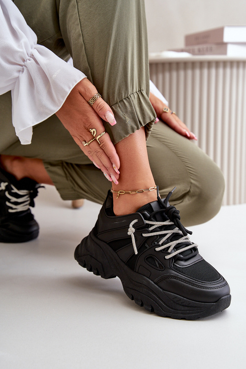 Жіночі кросівки на масивній підошві з декоративною шнурівкою Black Relissa