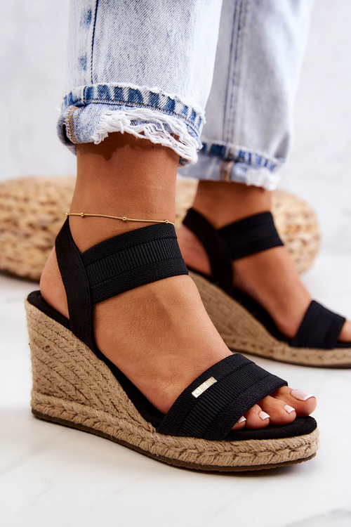 Жіночі босоніжки на танкетці Big Star JJ274976 Чорні