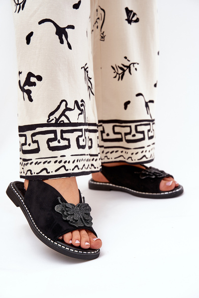 Жіночі сандалі на плоскому каблуці з декором чорні Setorina