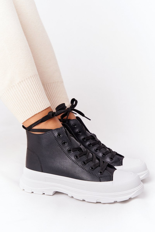 Жіночі шкіряні кросівки на масивній підошві Чорні Trissy