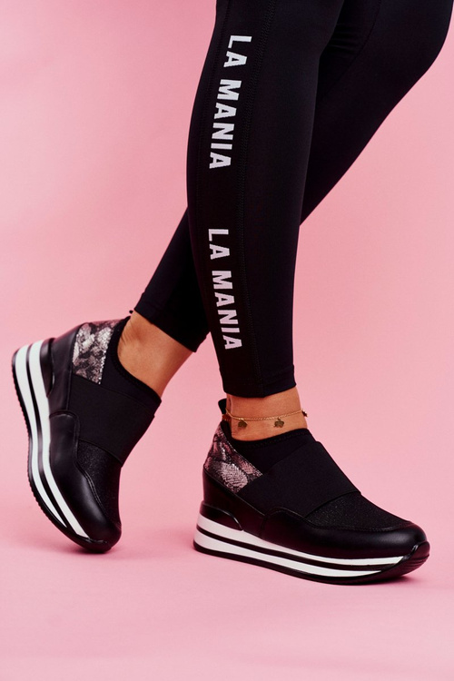 Жіноче спортивне взуття Кросівки Black Cold Play