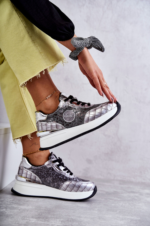 Жіноче спортивне взуття на танкетці GOE KK2N4083 Silver