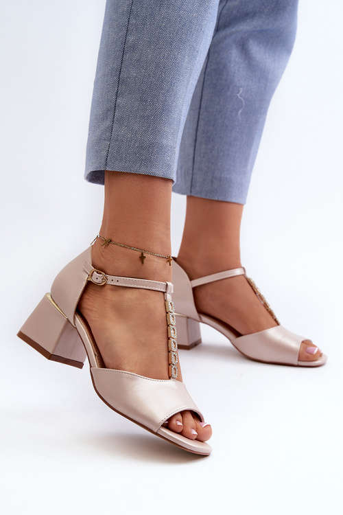 Жіночі босоніжки на блочному каблуці з декоративним ремінцем з еко шкіри Golden Obivena