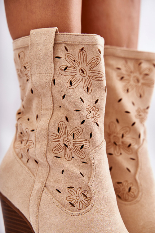 Модні замшеві ковбойські чоботи з квіточками бежеві Coralie