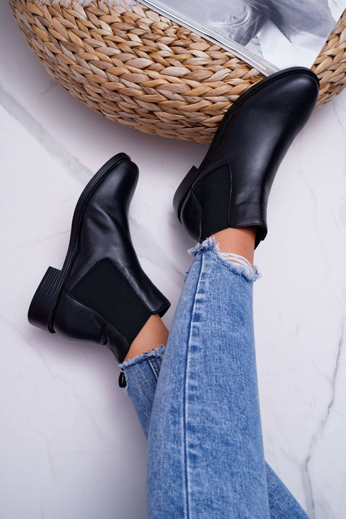 Жіночі шкіряні чоботи на плоскому каблуці чорні Barski W1901