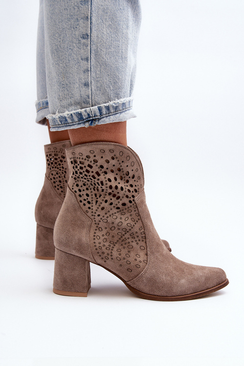 Жіночі бежеві замшеві ажурні чоботи на високих підборах Zazoo 3166/P