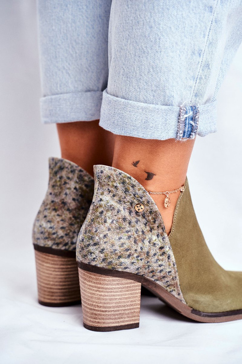 Жіночі шкіряні чоботи Maciejka Olive 04492-24