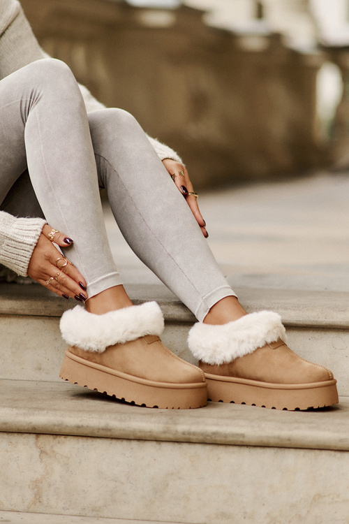 Снігові черевики з низькою халявою з хутром на платформі. Еко-замша Camel Neathoria