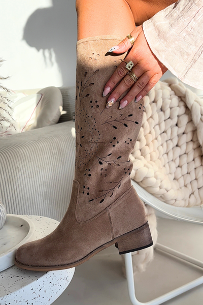 Ажурні жіночі чоботи на підборах бежеві Helinna