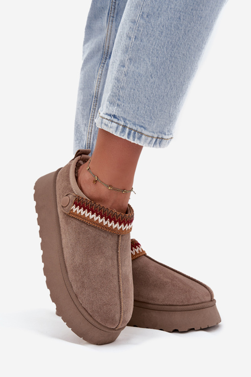 Жіночі низькі зимові черевики з рухомим ремінцем і вишивкою на платформі темно бежеві Lyrisse