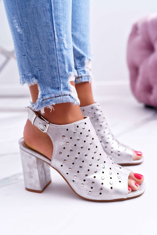 Жіночі босоніжки на шпильці ажурні зі стразами Silver Hendrix