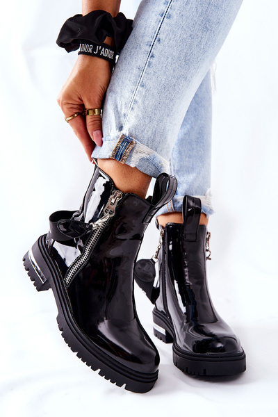 Шкіряні лаковані чоботи із застібкою Чорний Cortona