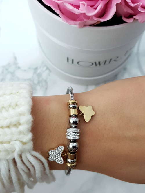 Жіночий дротяний браслет з підвісками-метеликами