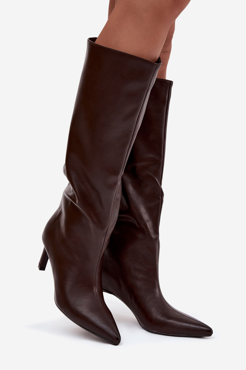 Жіночі чоботи на блискавці на високому підборі з прошивкою шоколадні Olyvia