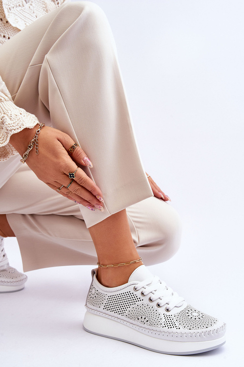 Жіноче шкіряне ажурне спортивне взуття білого кольору Marea