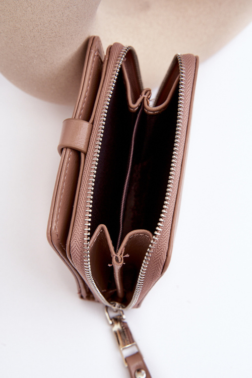 Гаманець жіночий лакований з еко шкіри Zalirna бежевого кольору