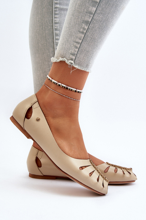 Зручні жіночі шкіряні балетки Zazoo 10009 бежевого кольору