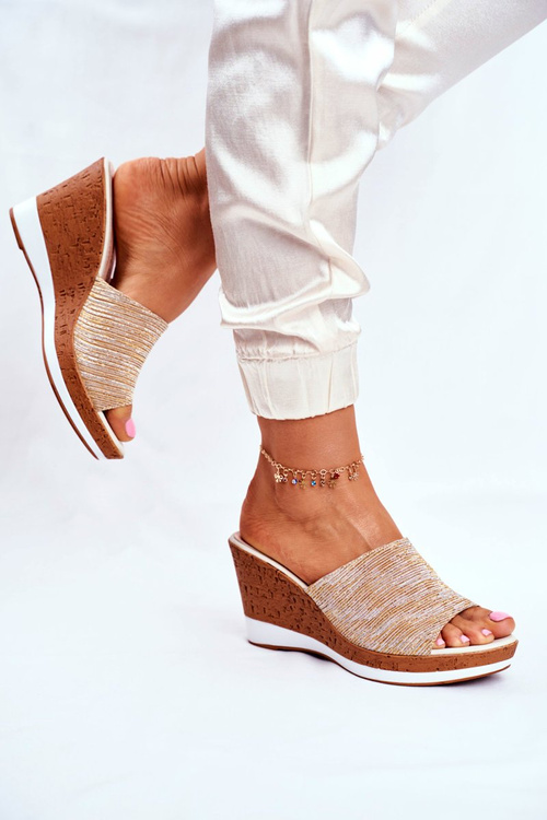 Жіночі шорти на танкетці Sergio Leone Beige SK320