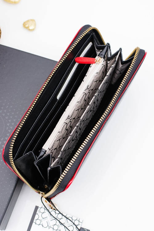 Чорний жіночий лакований гаманець Nobo