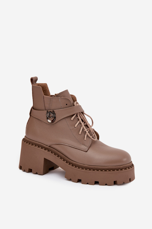 Шкіряні жіночі ботильйони на каблуці з оздоблювальним ремінцем з підкладкою Zazoo 60557 темно-бежеві