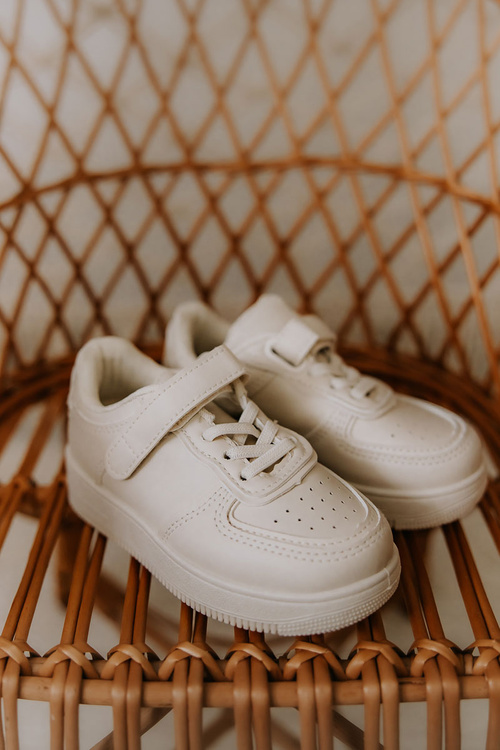 Дитяче спортивне взуття на липучці бежеве Elike