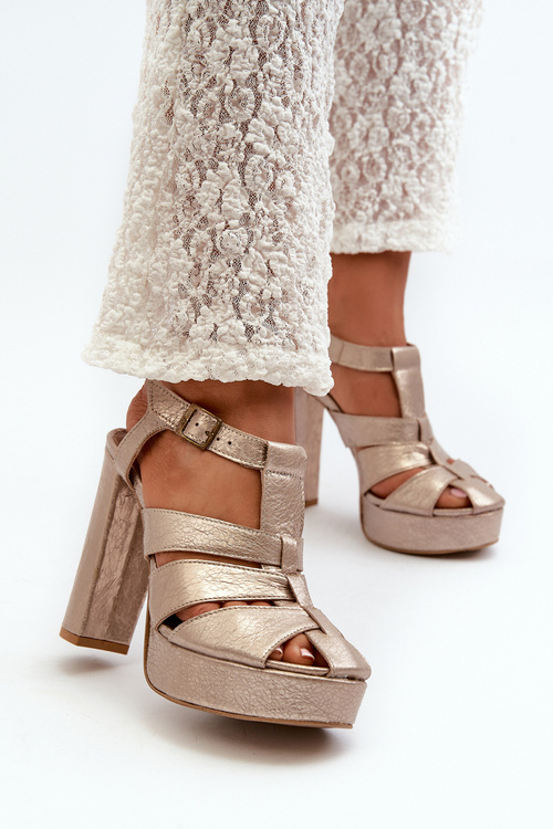 Жіночі шкіряні босоніжки на високих підборах Maciejka 06050-25 золото