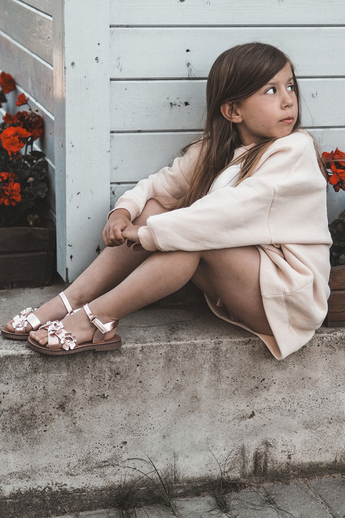 Дитячі босоніжки, прикрашені квітами, застібаються на липучку Fagossa рожевого кольору