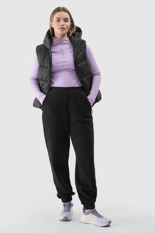 Жіночий пуховик з капюшоном 4F чорний 4FWAW24TVJAF141-20S