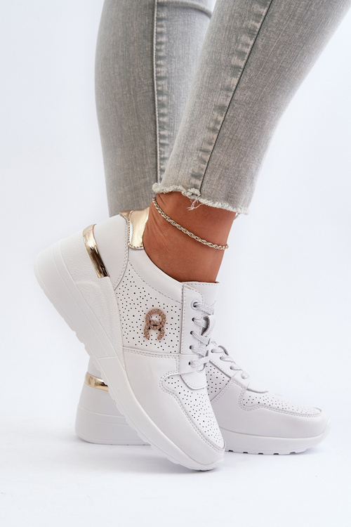 Жіночі шкіряні кросівки на танкетці білі D&A LR810