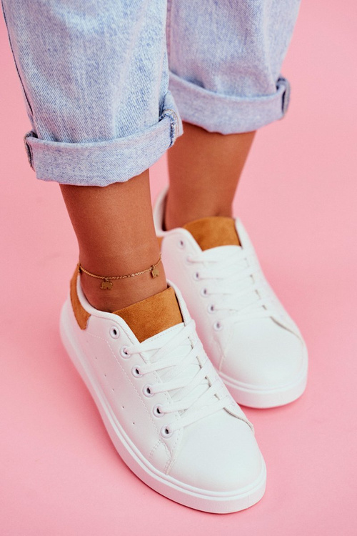 Жіноче спортивне взуття білого кольору на каблуці Milly