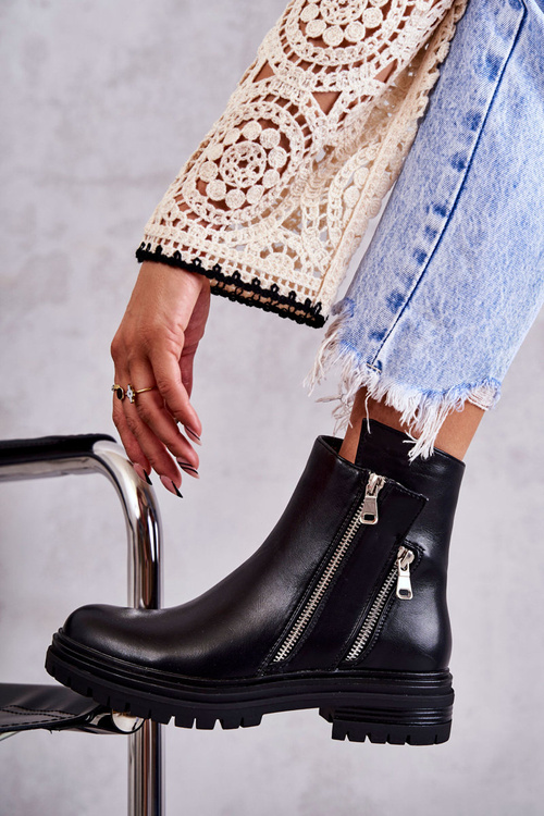 Жіночі шкіряні черевики на блискавці чорного кольору Navarra
