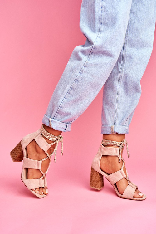 Жіночі босоніжки на шпильці, замшеві, бежеві Amore