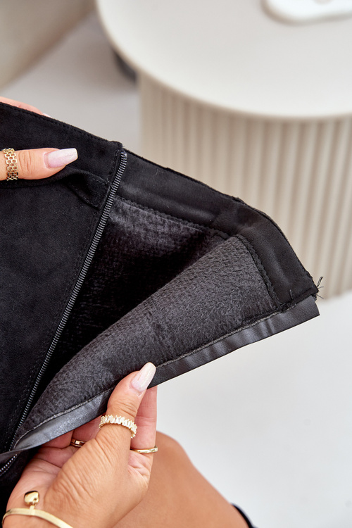 Жіночі еко-замшеві чоботи з валькованою халявою на каблуці чорного кольору Bralise