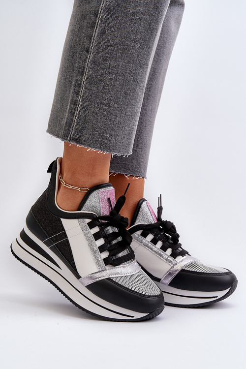 Жіночі кросівки на танкетці та платформі з чорними блискітками Rafani