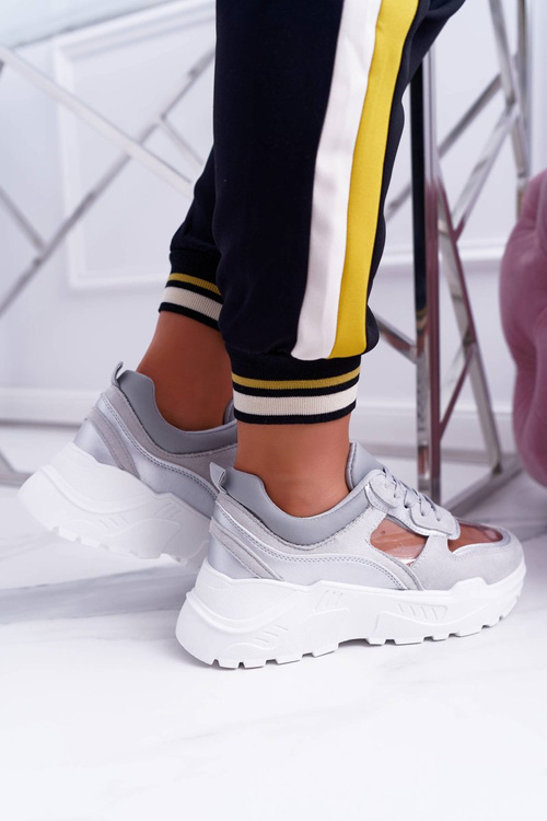 Спортивні жіночі кросівки на прозорій сірій товстій підошві