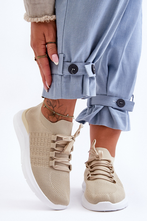 Жіночі класичні спортивні кросівки бежеві Nikilla