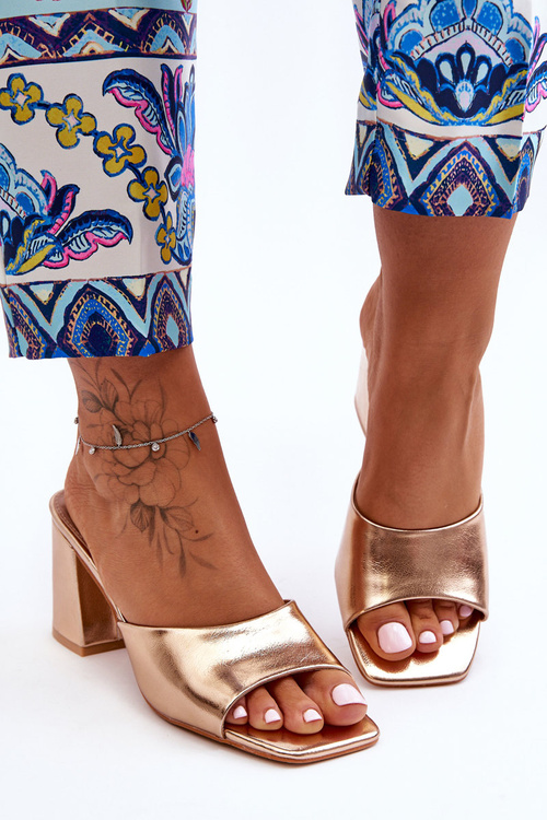 Жіночі шкіряні класичні тапочки Rose Gold Loara