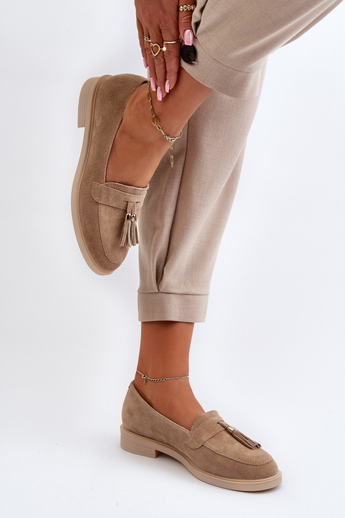 Бежеві жіночі замшеві мокасини на плоскій каблуці Zazoo 3420