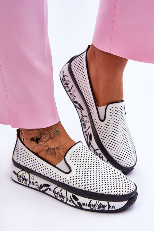 Жіночі ажурні шкіряні кросівки сліпони білого кольору Sorito