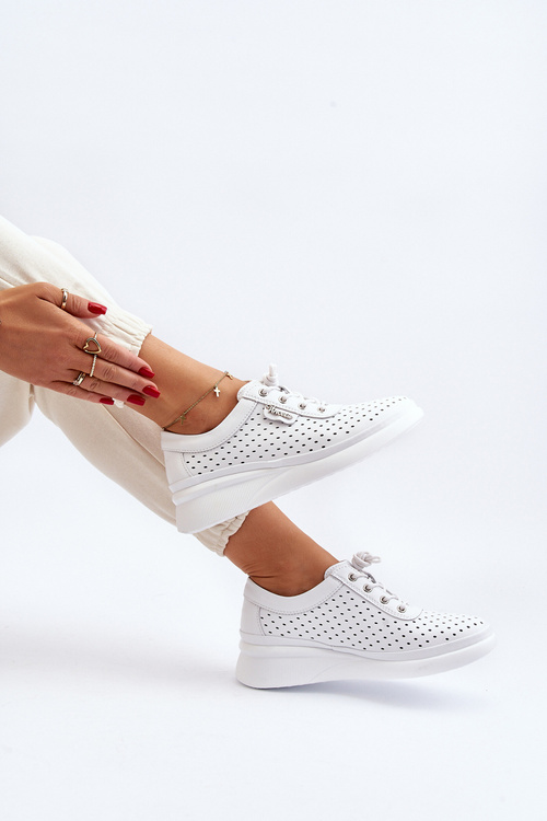 Жіночі шкіряні спортивні кросівки білі Brumia