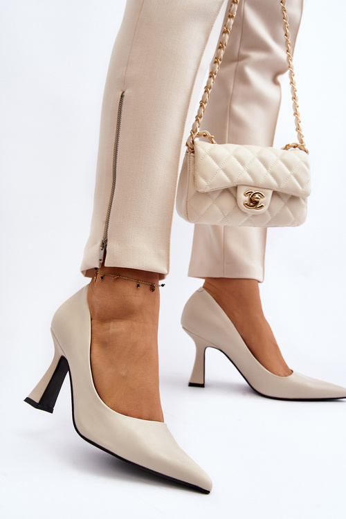 Класичні гостроносі високі підбори світло-бежевого кольору Delimena