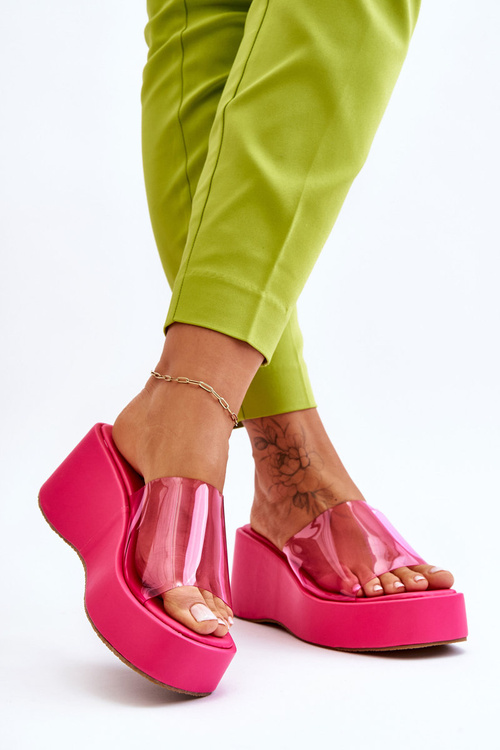 Жіночі прозорі тапочки на танкетці кольору фуксії Eliane