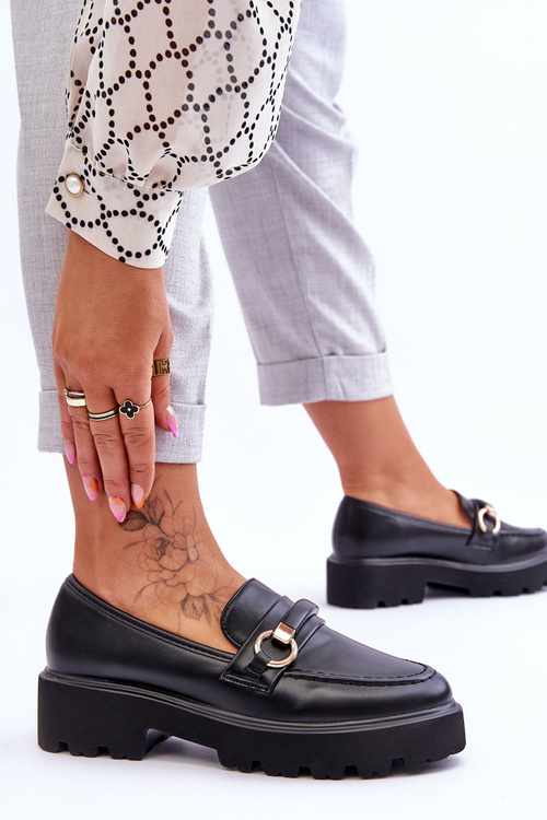 Жіночі шкіряні лофери чорного кольору Camerin