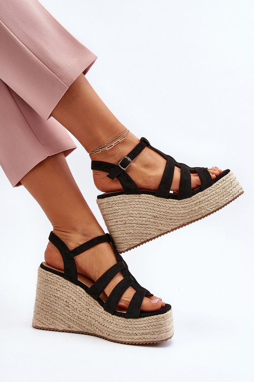 Чорні босоніжки на танкетці з плетеним ремінцем Gnosis