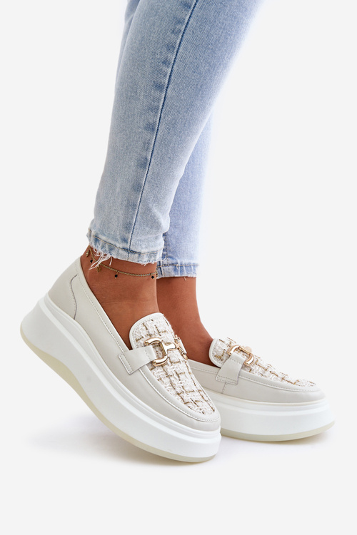 Шкіряні жіночі мокасини на платформі з золотистим декором 89105 Vinceza Light Beige