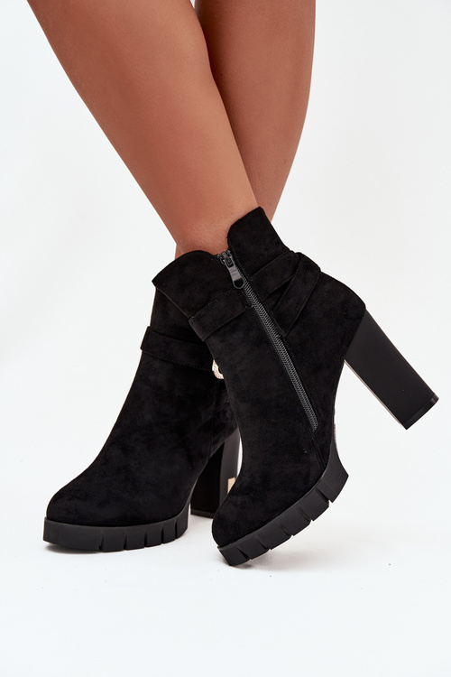 Теплі жіночі чоботи на каблуці з пряжкою Чорні Nolivira