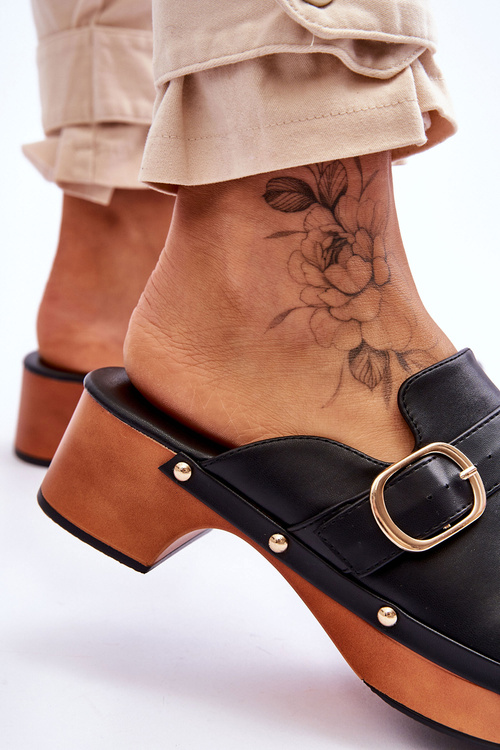 Жіночі шкіряні тапочки Сабо чорні Fanett