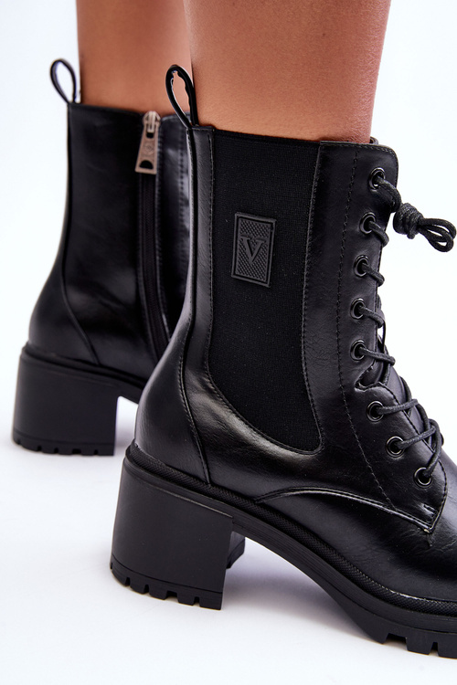 Жіночі шкіряні чоботи на каблуці чорні Esnar