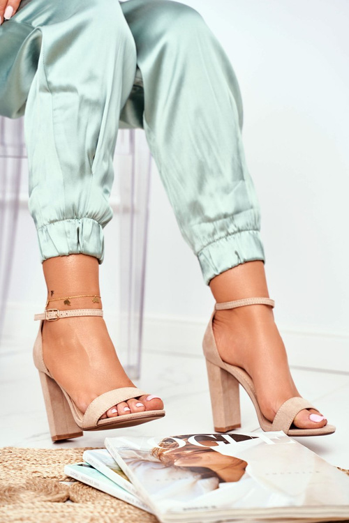 Жіночі босоніжки на шпильці замшеві бежеві Anastasie